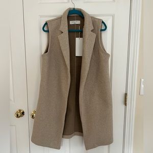 Sleeveless jacket